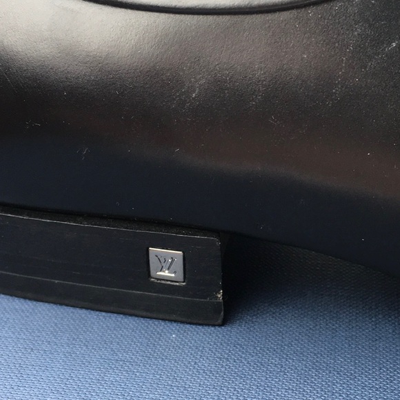 Louis Vuitton Men’s Lace Up Black Patent Leather Derby’s - Picture 5 of 11